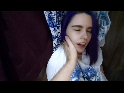 ❤️ 在壁櫥裡找到我姐姐並幫她射精 ️ 他媽的視頻 在色情 zh-tw.sexonfire.ru